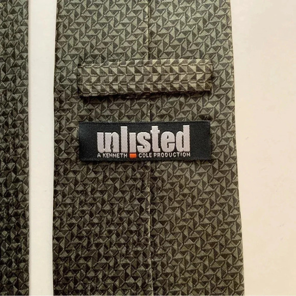 2/$30 KENNETH COLE Muted Green Foulard Silk Tie - Picture 4 of 8